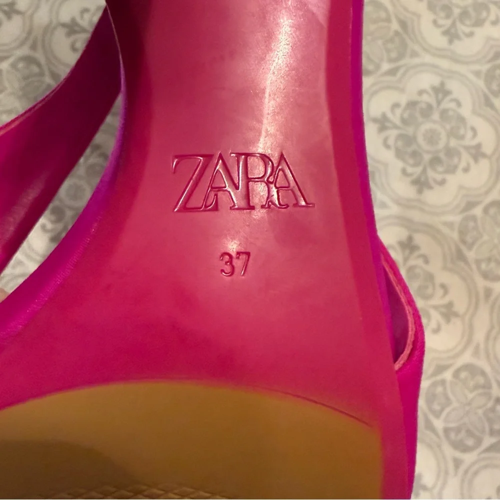 Zara Fuchsia Fabric High-Heel Slingback Court Shoes. Size 37/6.5